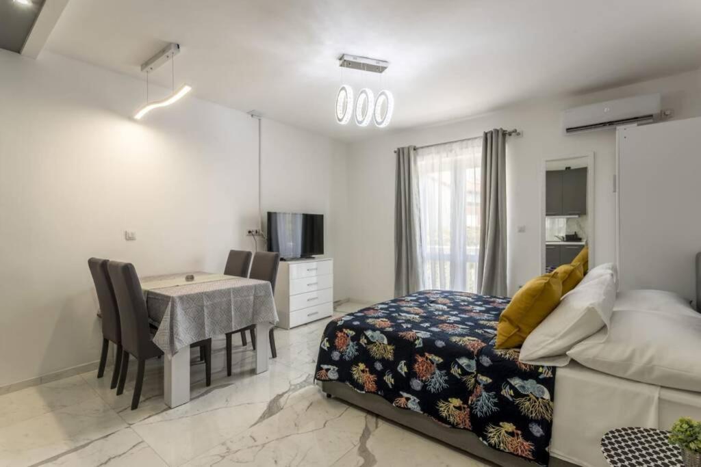 Royal Platinum Studio Apartment Vodice Exterior photo